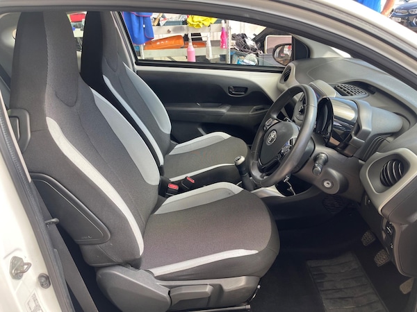 Used Toyota AYGO 2015 for sale - 75224193: Photo 10