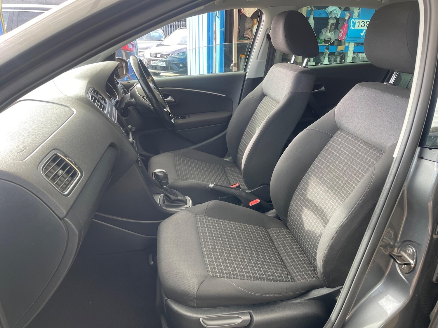Used Volkswagen Polo 2017 for sale - 76284162: Photo 17
