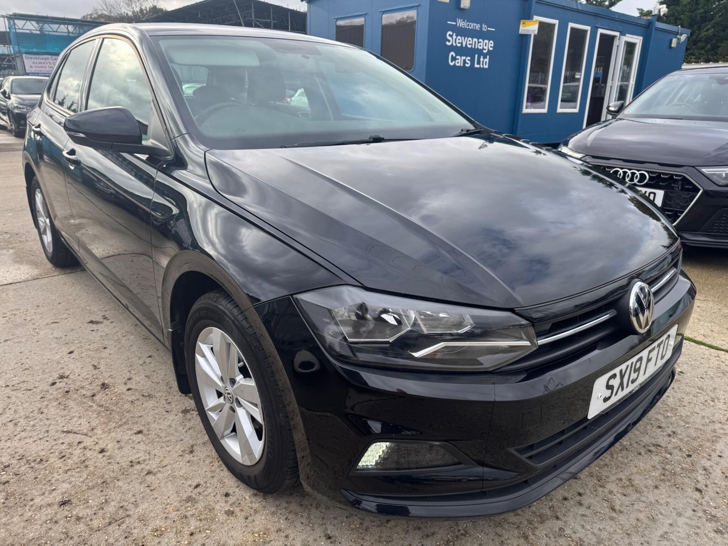 Used Volkswagen Polo 2019 for sale - 76108684: Photo 2