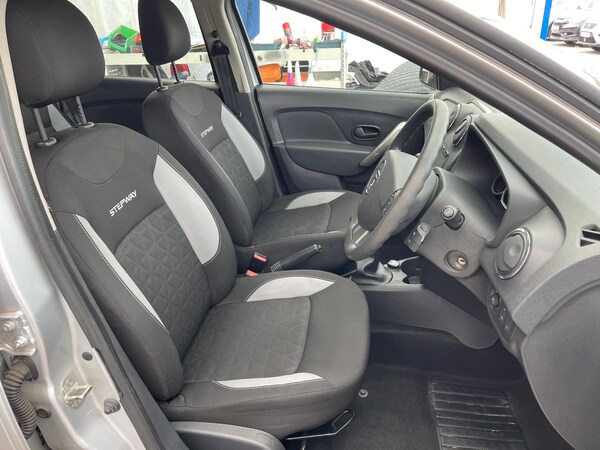 Used Dacia Sandero Stepway 2014 for sale - 74920648: Photo 10
