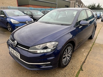 Used Volkswagen Golf 2018 for sale - 76522304: Photo