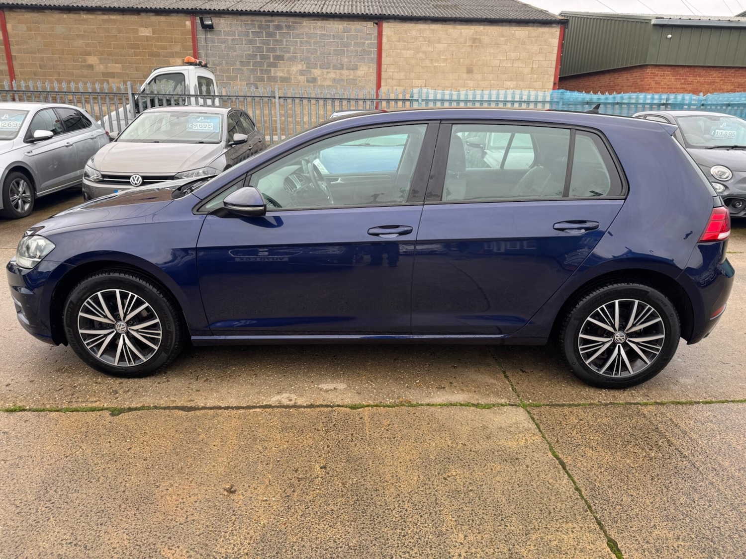 Used Volkswagen Golf 2018 for sale - 76522304: Photo 5