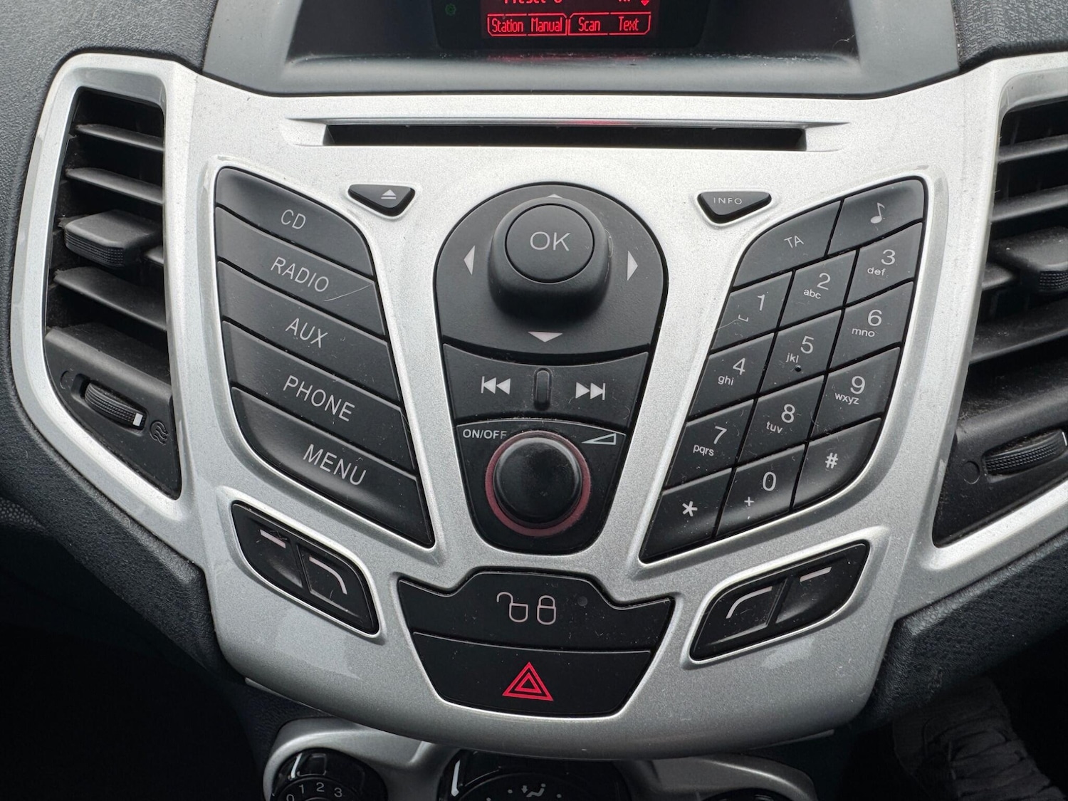 Used Ford Fiesta 2012 for sale - 76456664: Photo 11