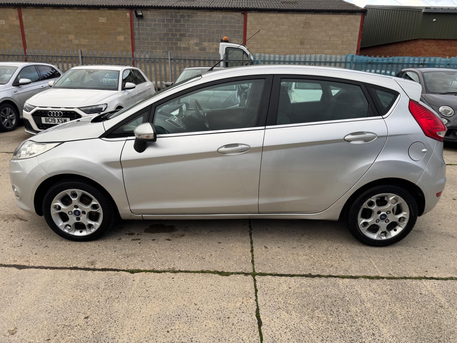 Used Ford Fiesta 2012 for sale - 76456664: Photo 6