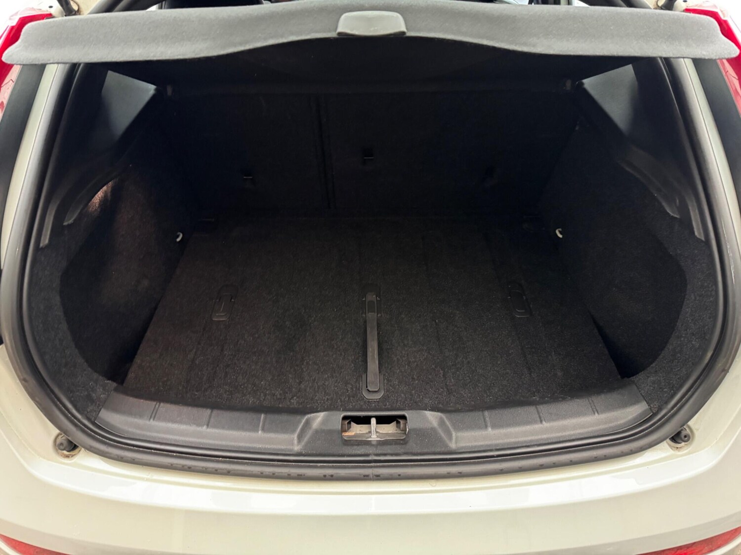 Used Volvo V40 2018 for sale - 76399349: Photo 16