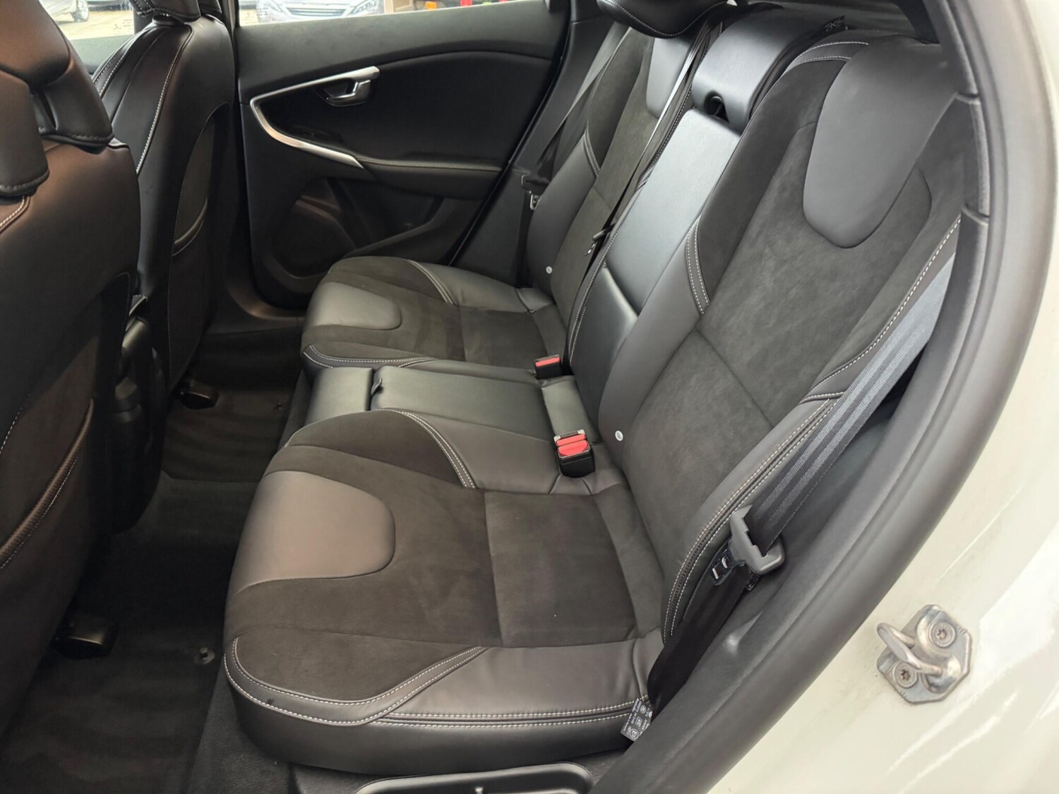 Used Volvo V40 2018 for sale - 76399349: Photo 17