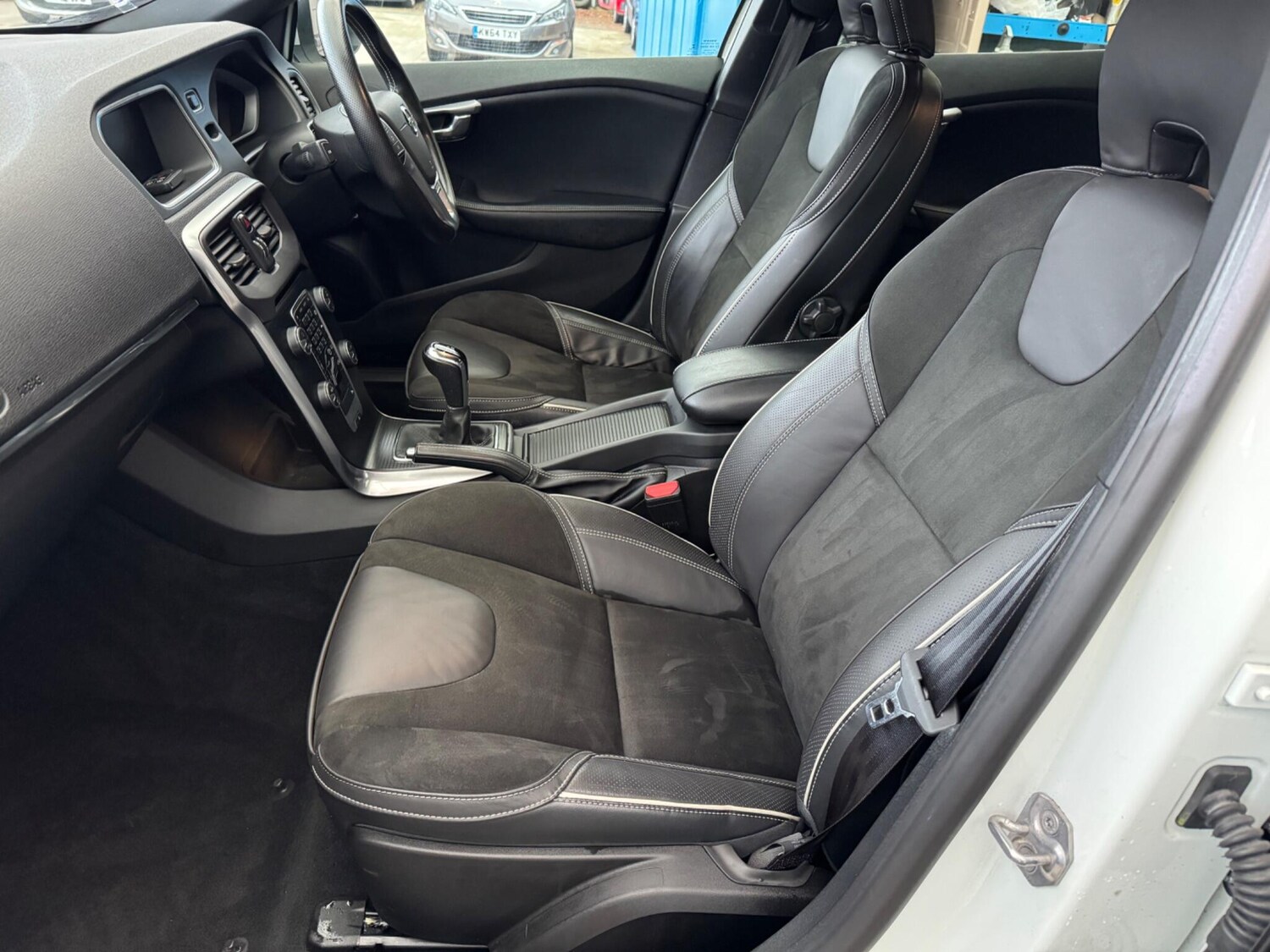 Used Volvo V40 2018 for sale - 76399349: Photo 18