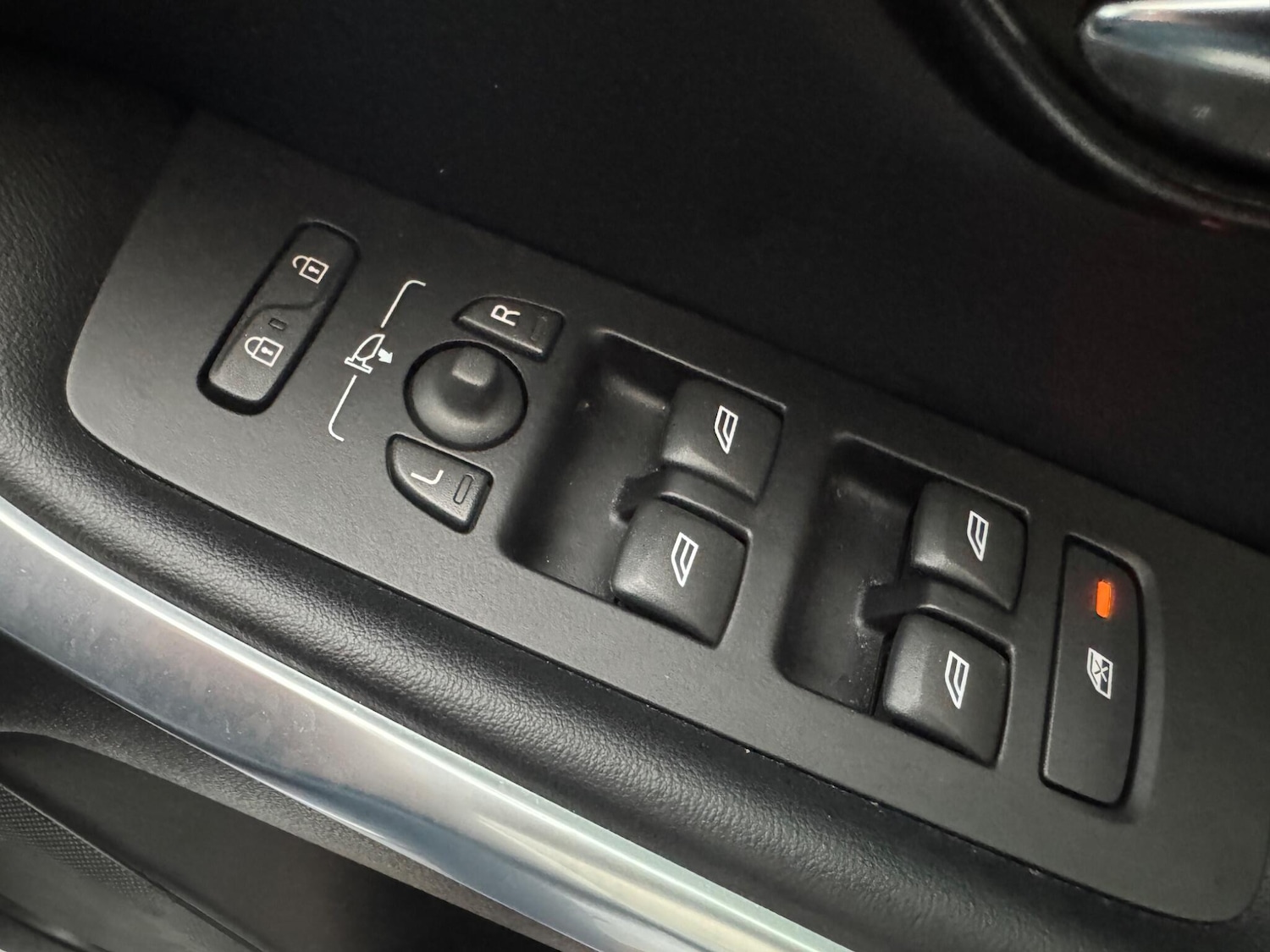 Used Volvo V40 2018 for sale - 76399349: Photo 30