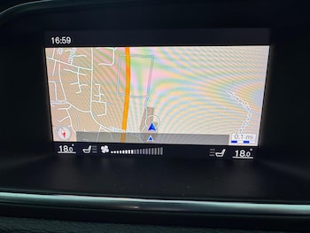 Used Volvo V40 2018 for sale - 76399349: Photo