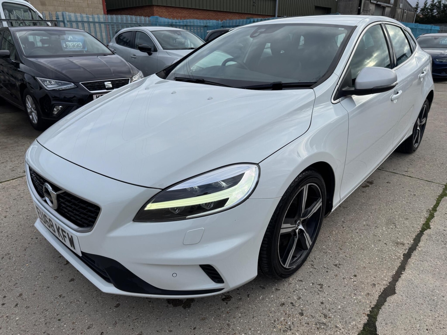 Used Volvo V40 2018 for sale - 76399349: Photo 6