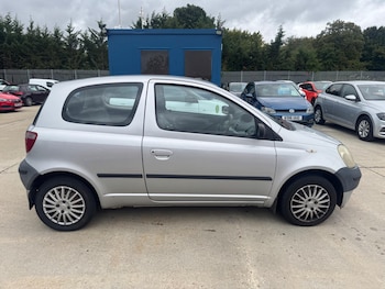 Used Toyota Yaris 2000 for sale - 75781796: Photo