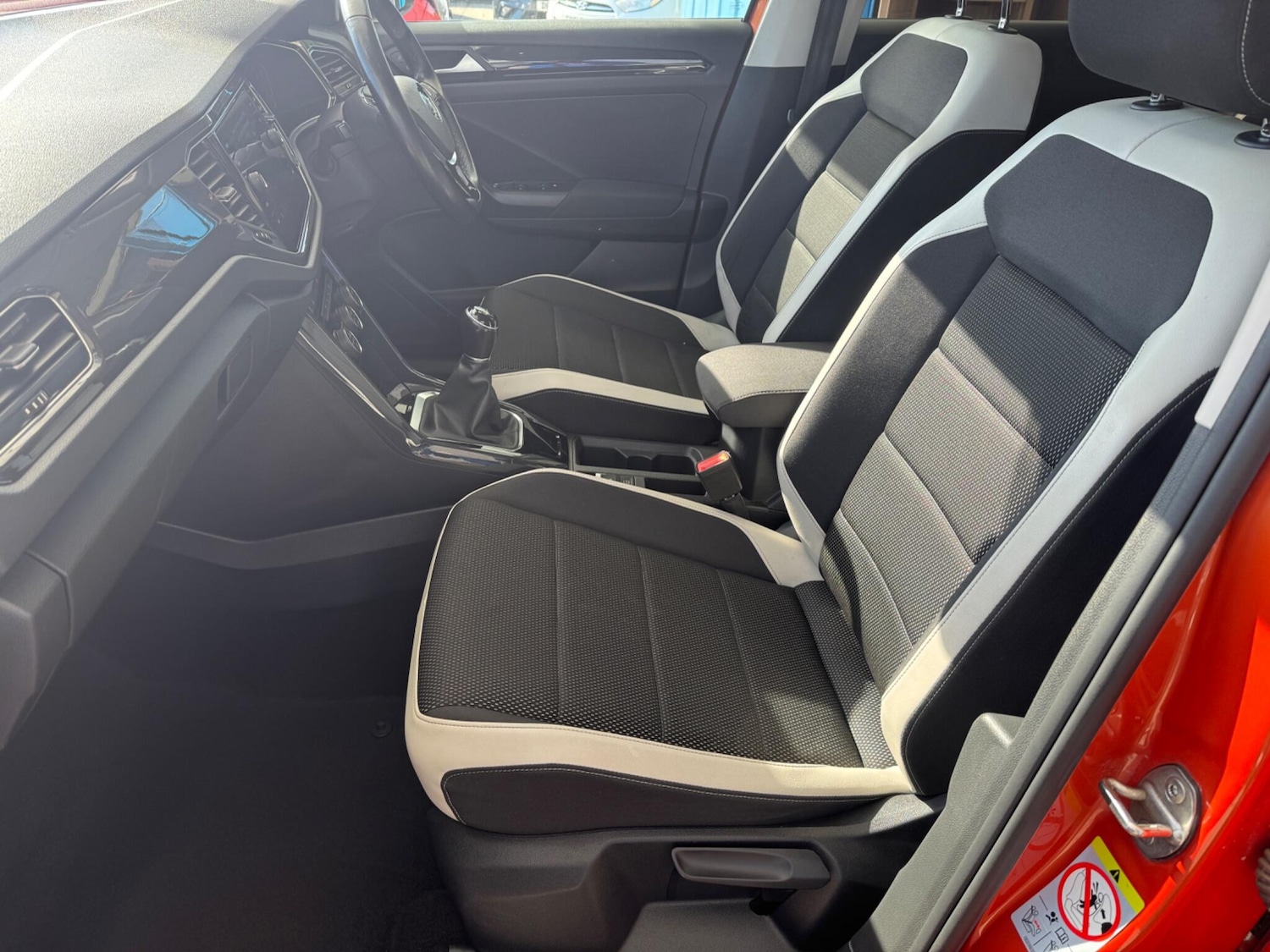 Used Volkswagen T-Roc 2018 for sale - 75964472: Photo 16