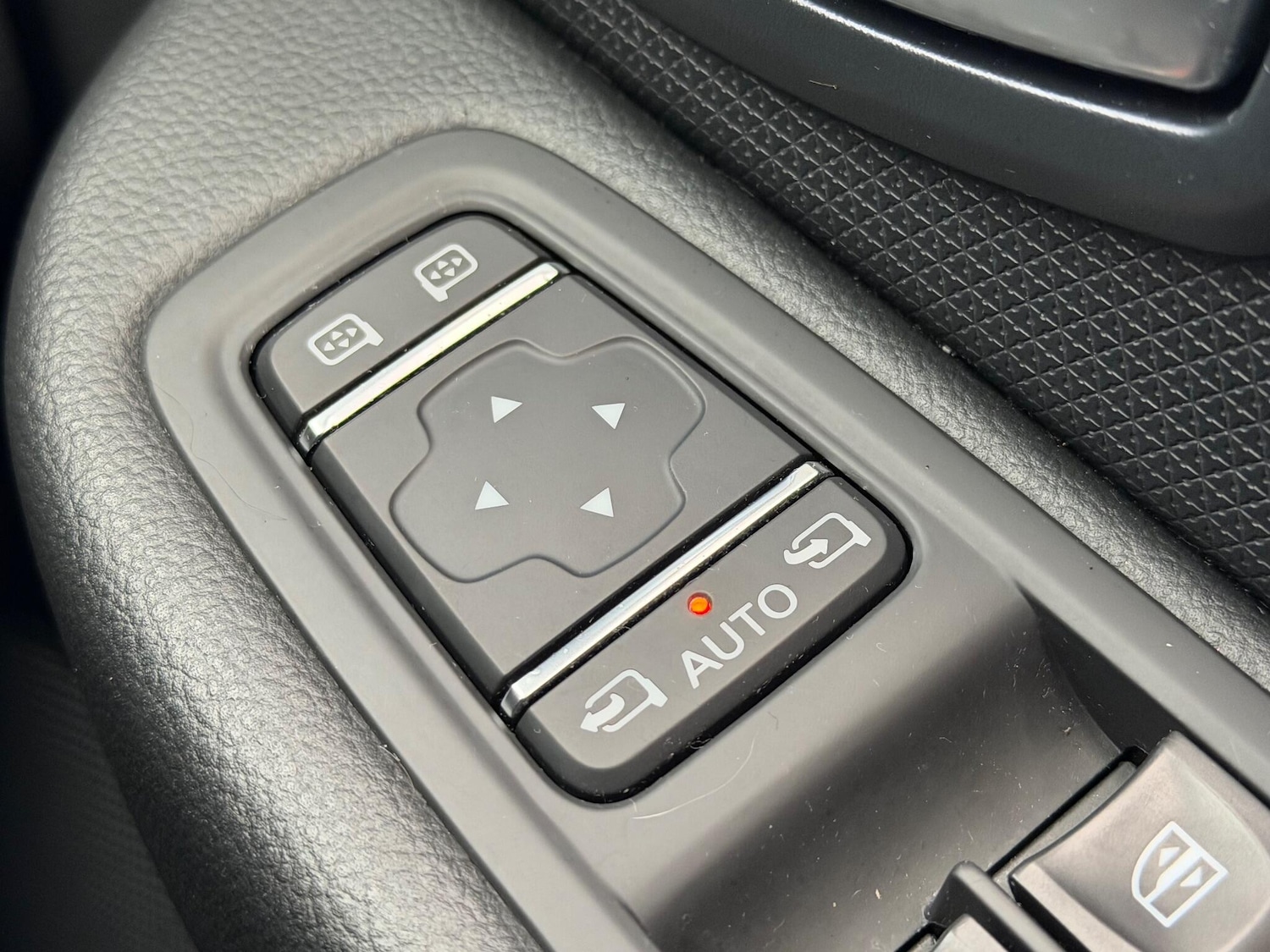 Used Renault Clio 2019 for sale - 76994859: Photo 27