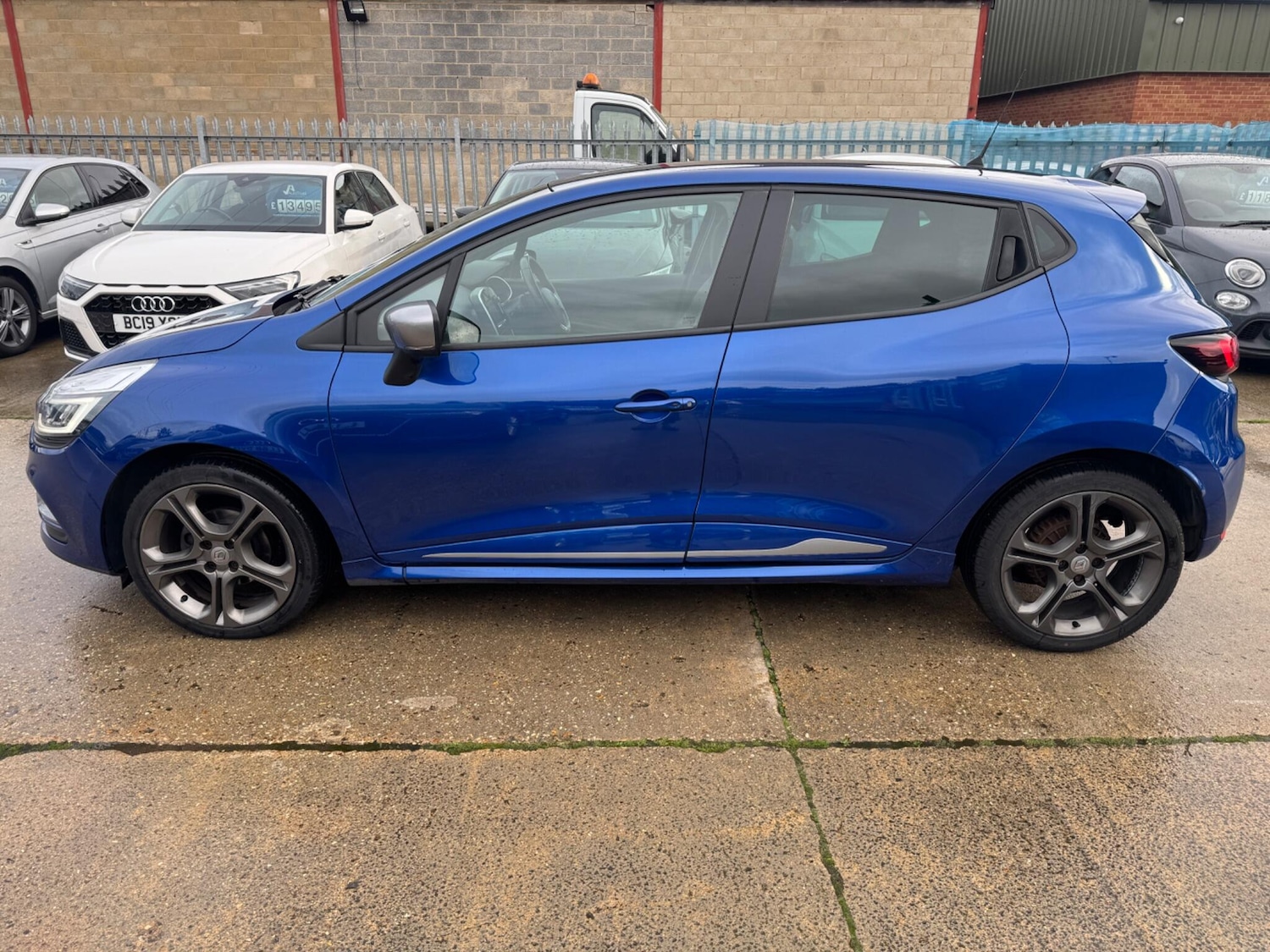Used Renault Clio 2019 for sale - 76994859: Photo 5