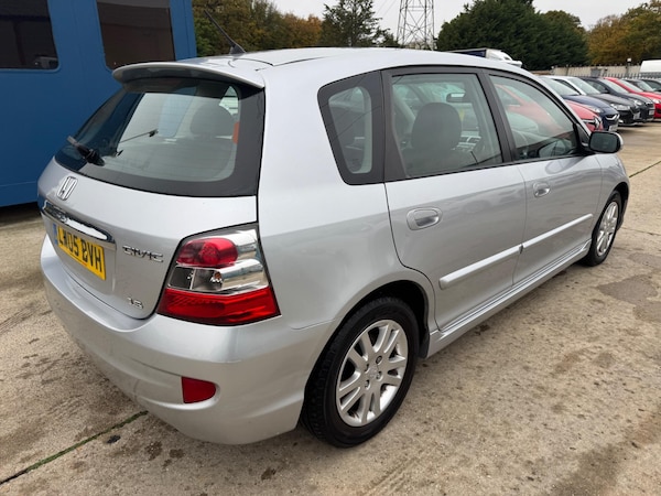 Used Honda Civic 2005 for sale - 76269759: Photo 7