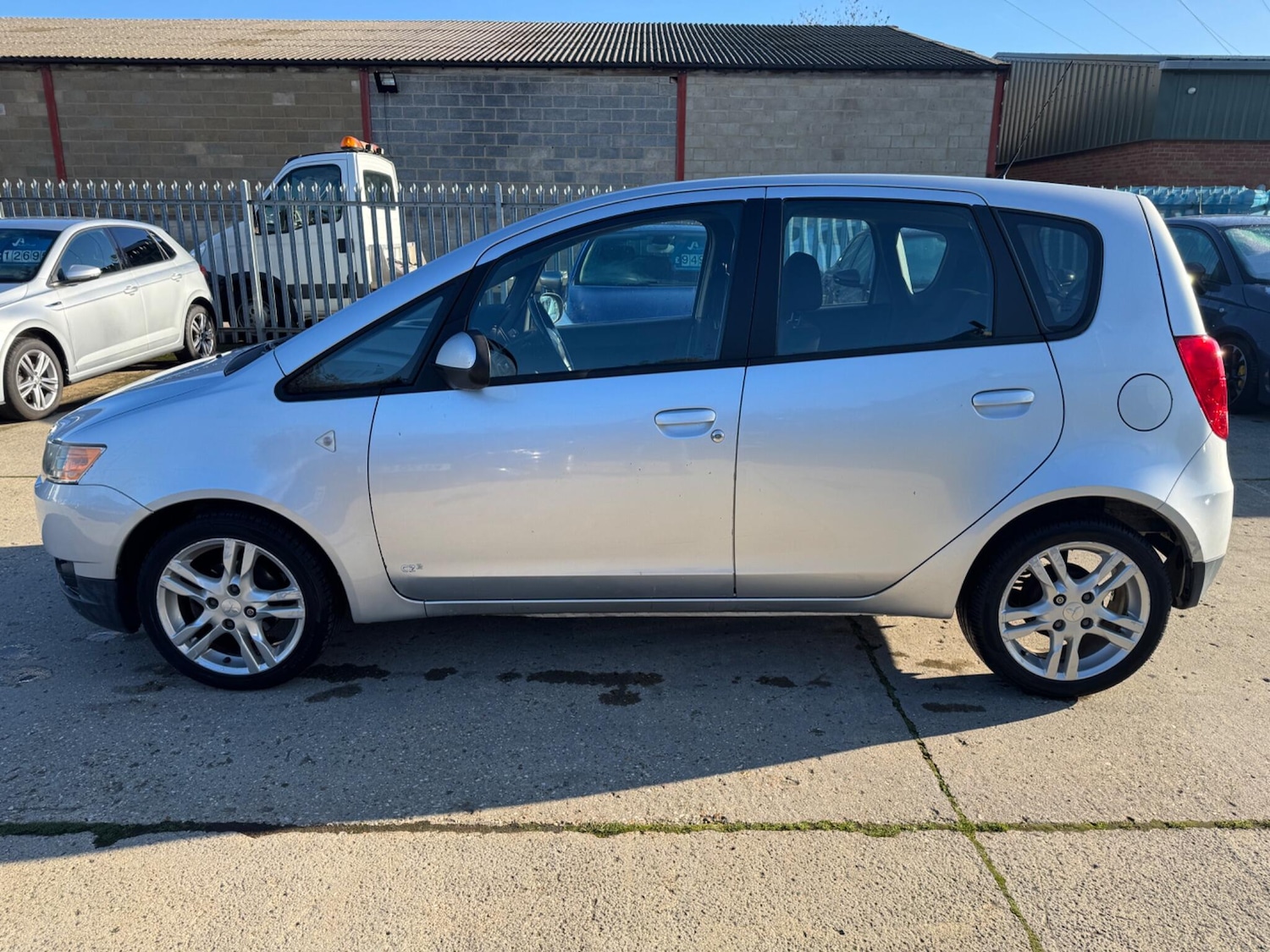 Used Mitsubishi Colt 2010 for sale - 76658920: Photo 5