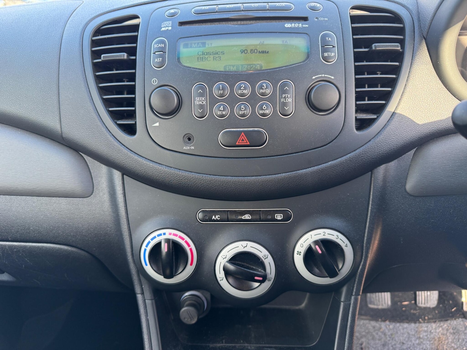 Used Hyundai i10 2011 for sale - 77396609: Photo 10