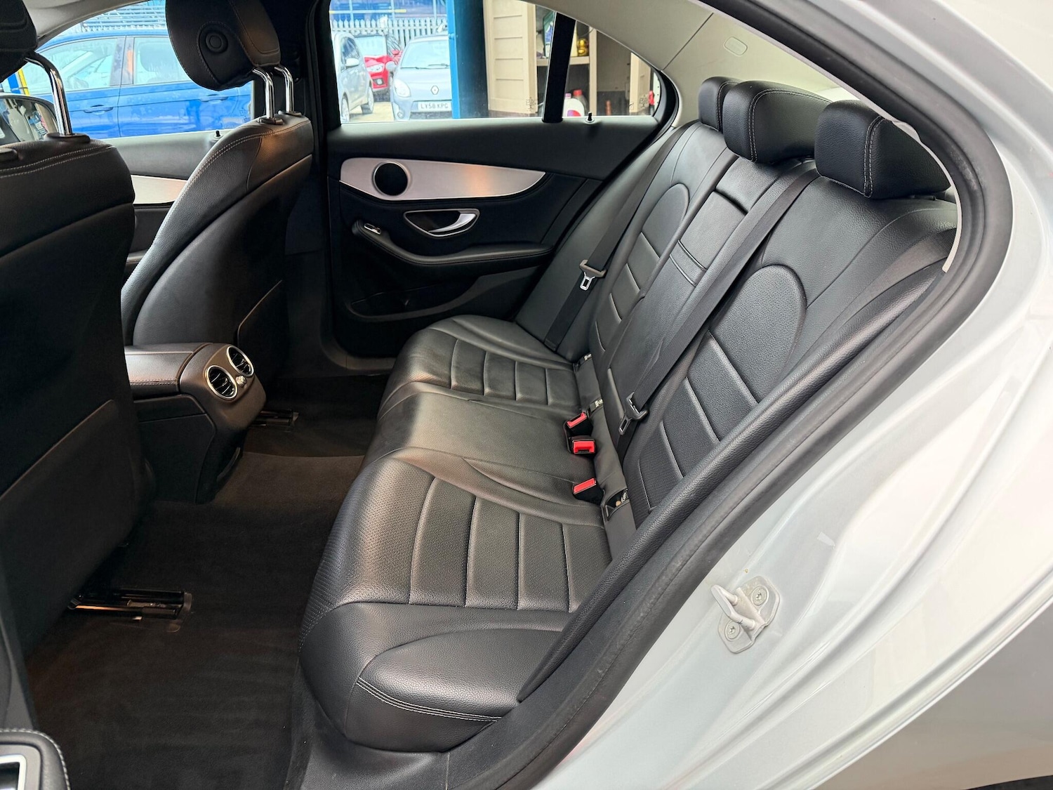 Used Mercedes-Benz C Class 2015 for sale - 76085456: Photo 17