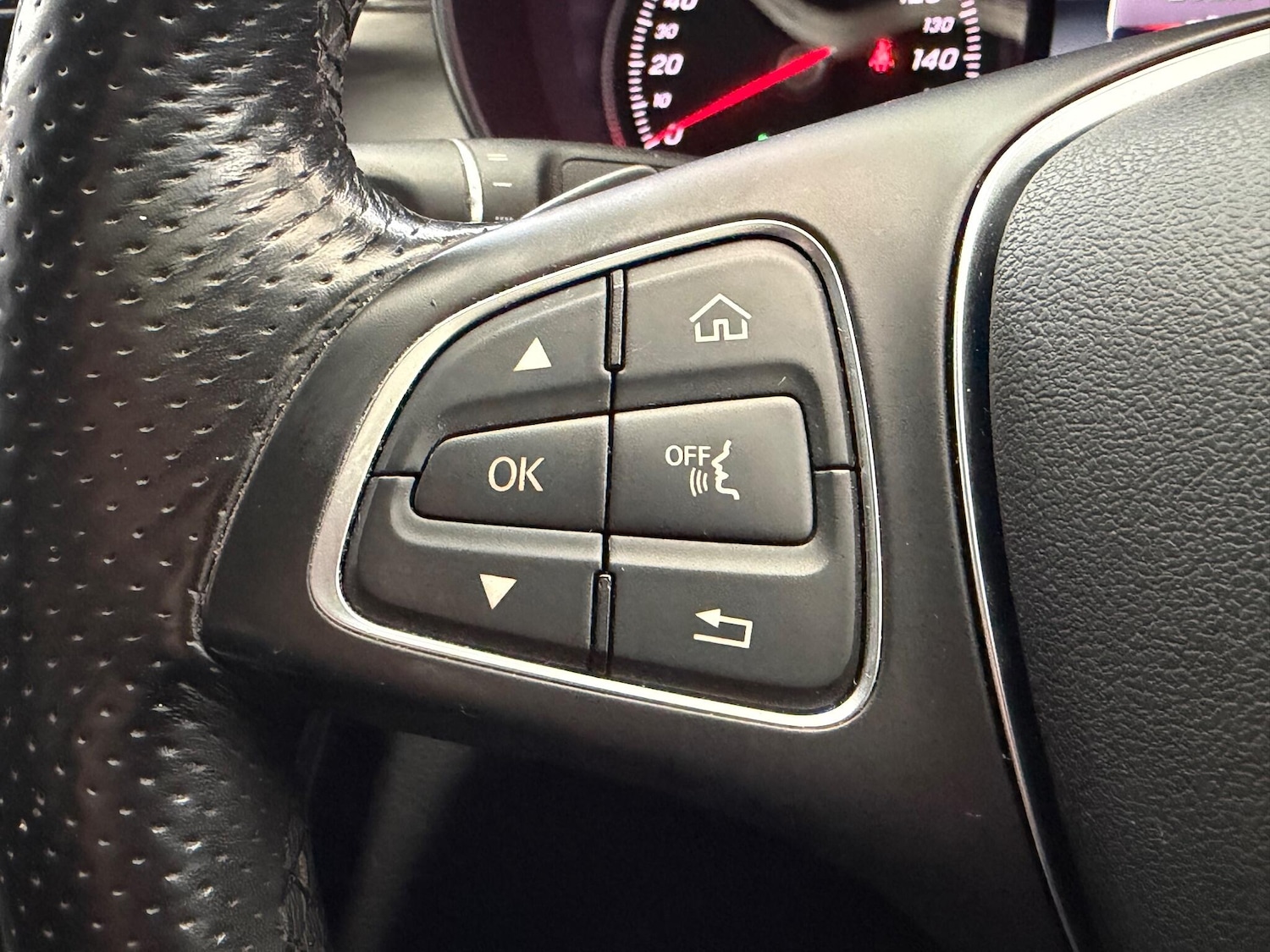 Used Mercedes-Benz C Class 2015 for sale - 76085456: Photo 25