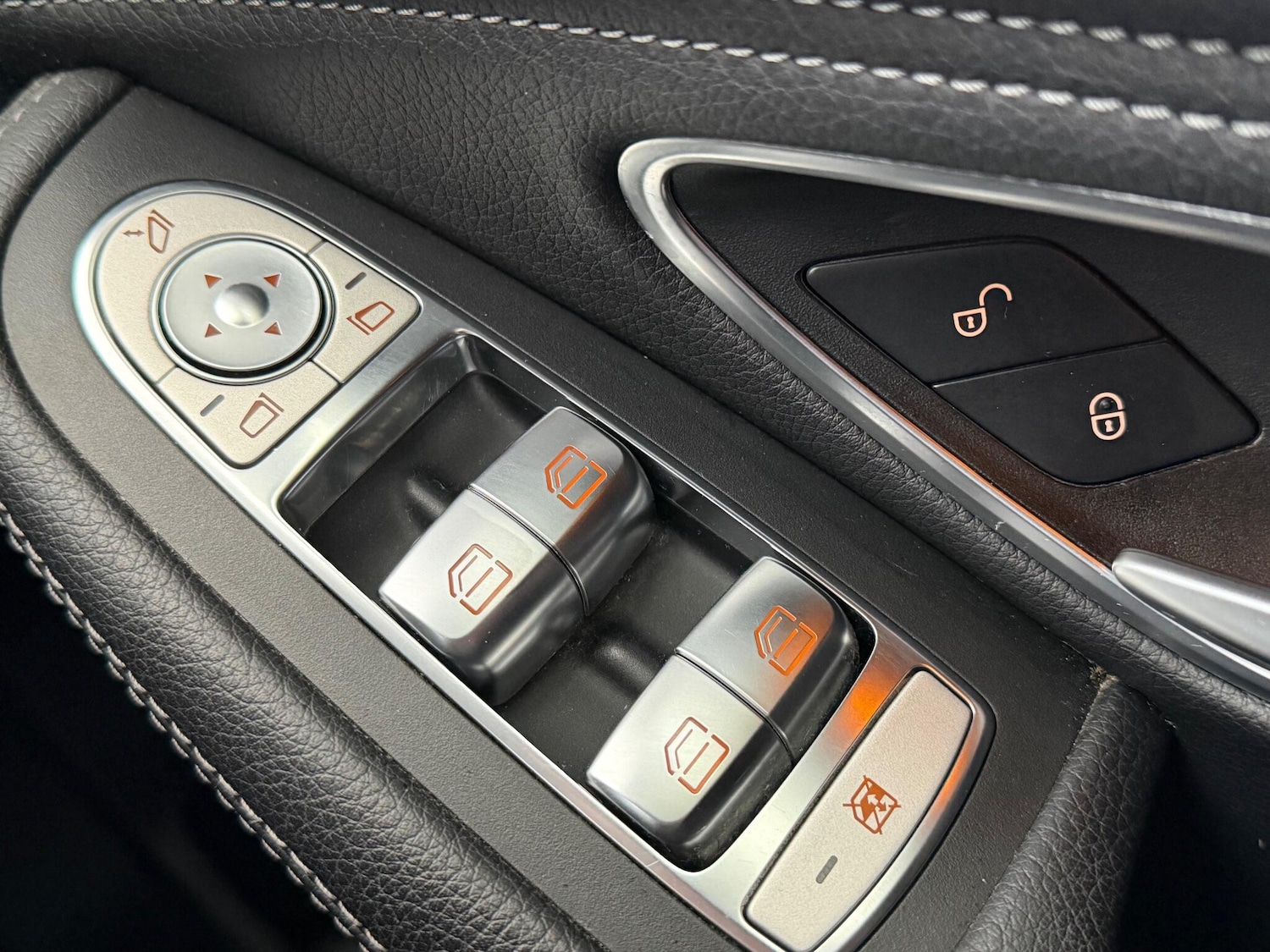 Used Mercedes-Benz C Class 2015 for sale - 76085456: Photo 28