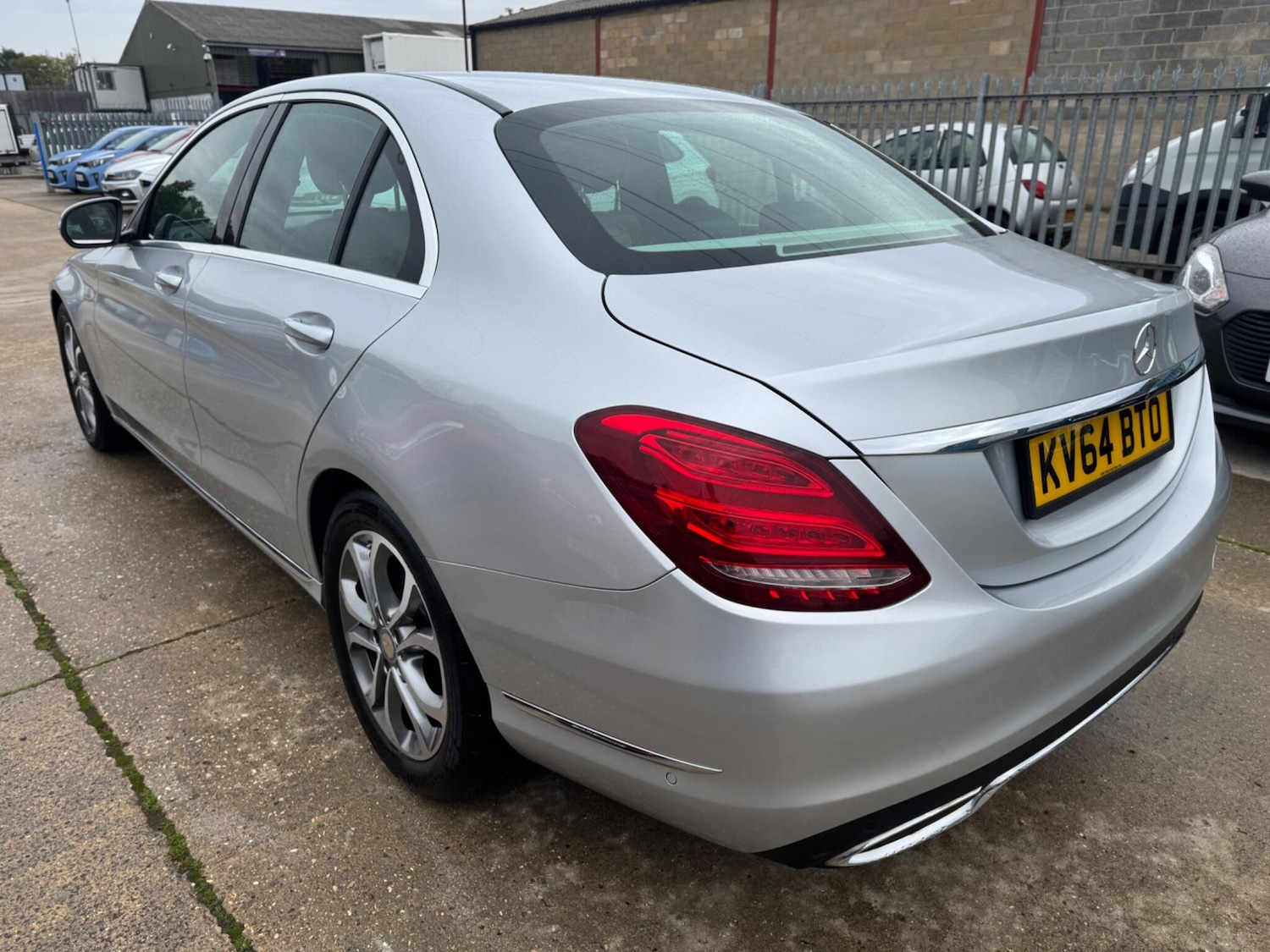 Used Mercedes-Benz C Class 2015 for sale - 76085456: Photo 5