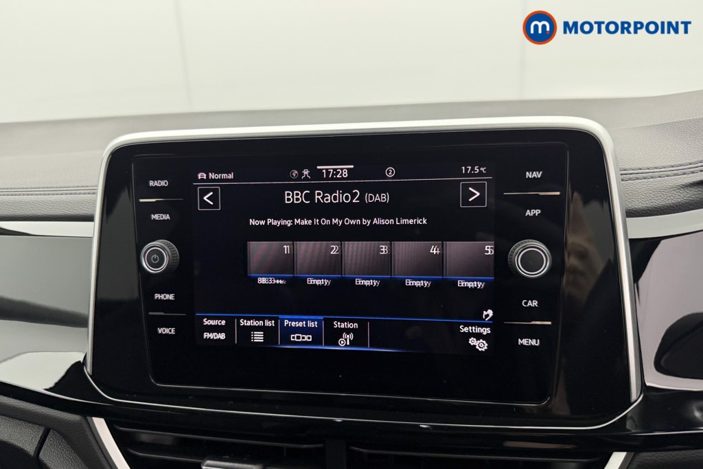 Used Volkswagen T-Roc 2024 for sale - 76933776: Photo 11