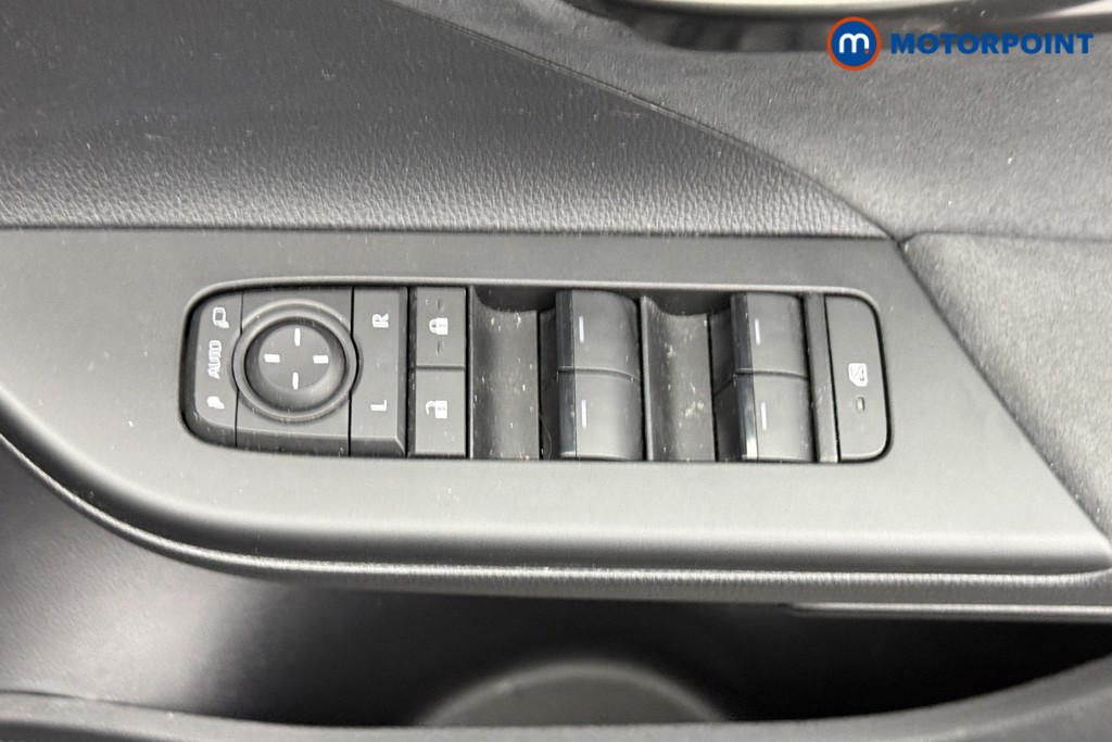 Used Toyota C-HR 2024 for sale - 76394892: Photo 24