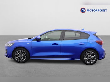 Used Ford Focus 2023 for sale - 76105068: Photo 4