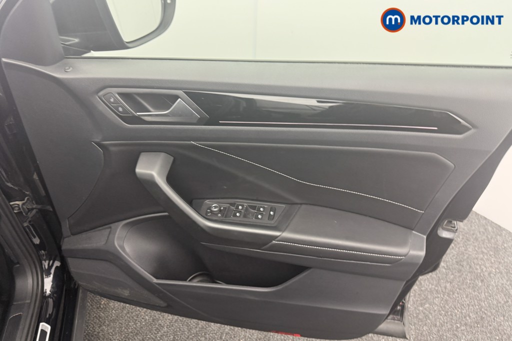 Used Volkswagen T-Roc 2022 for sale - 76946182: Photo 17