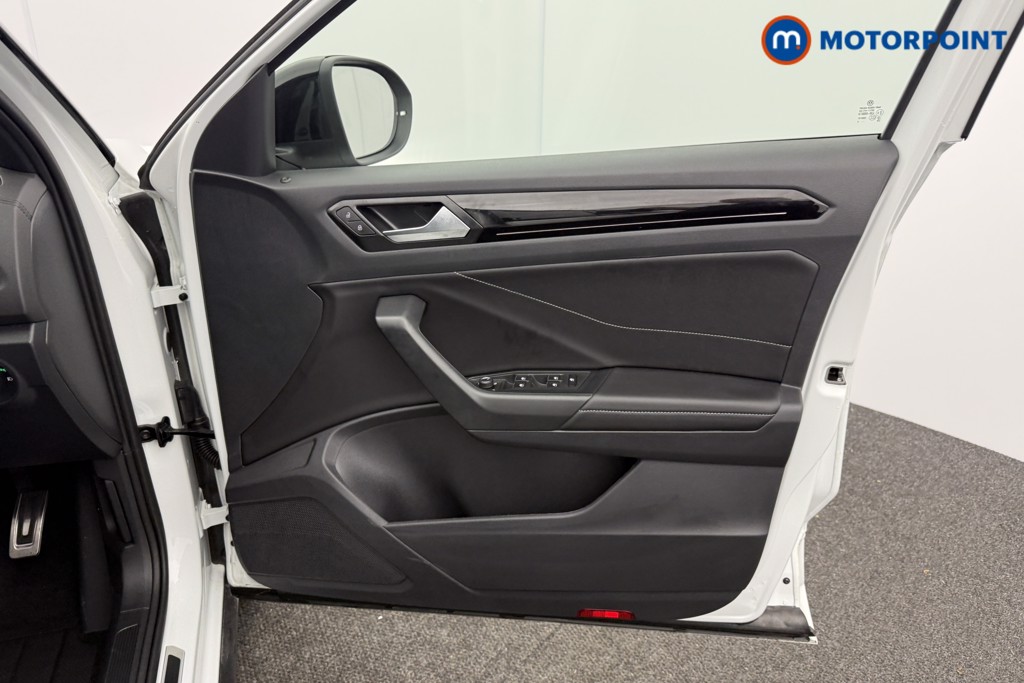 Used Volkswagen T-Roc 2025 for sale - 77324131: Photo 25