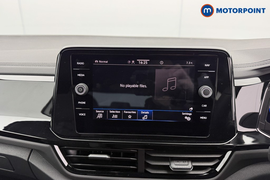 Used Volkswagen T-Roc for sale - 77245834: Photo 15