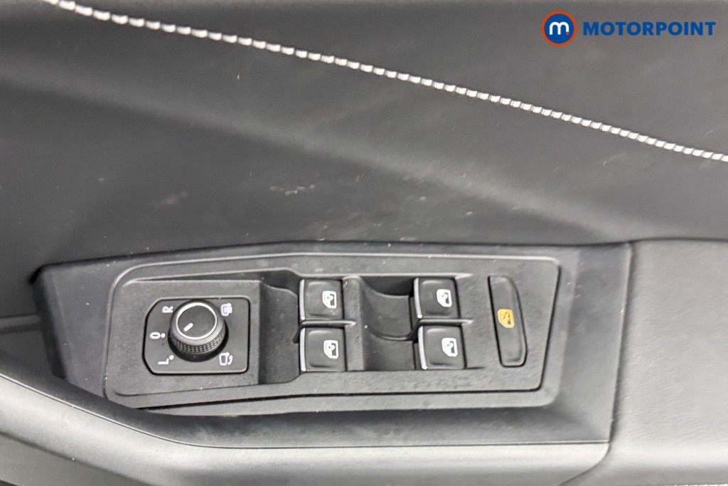 Used Volkswagen T-Roc for sale - 77245834: Photo 25