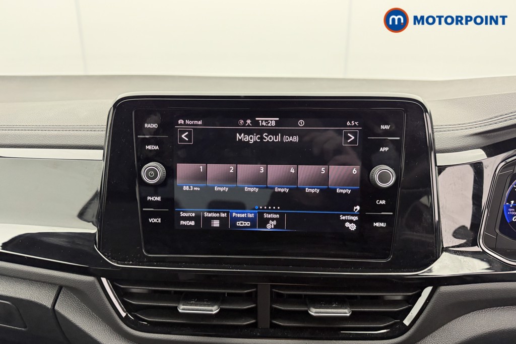 Used Volkswagen T-Roc for sale - 77245849: Photo 14