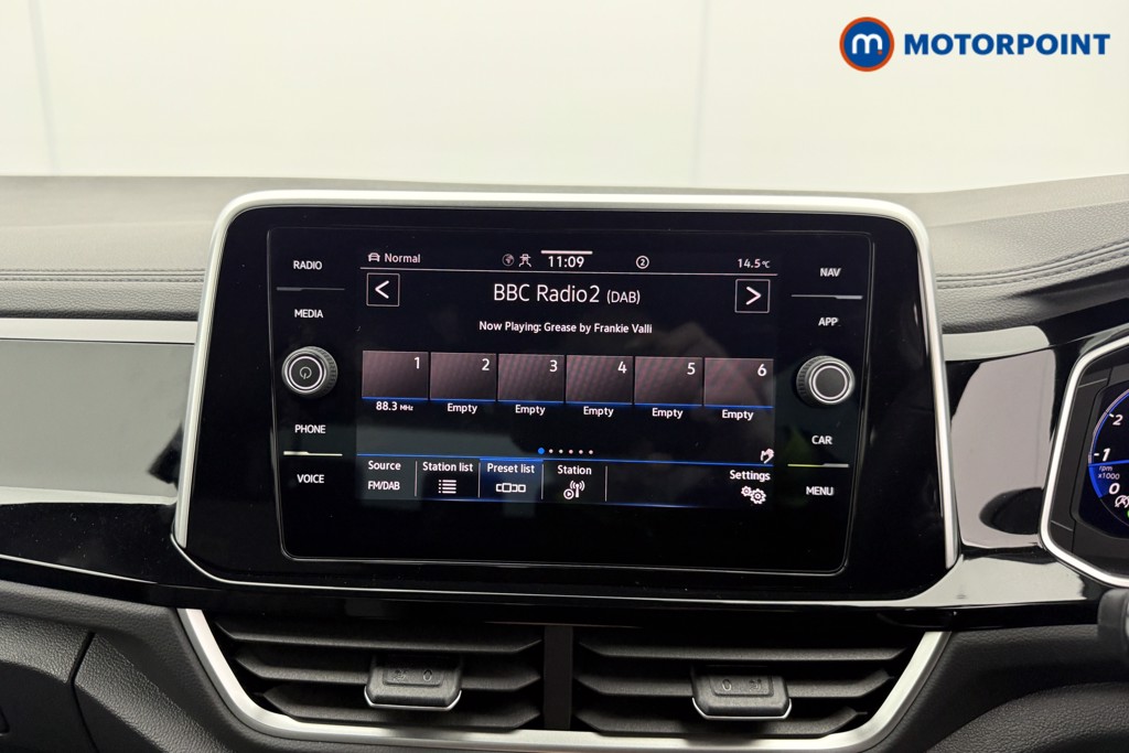 Used Volkswagen T-Roc 2025 for sale - 77117700: Photo 14