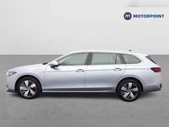 Used Volkswagen Passat 2025 for sale - 76067829: Photo