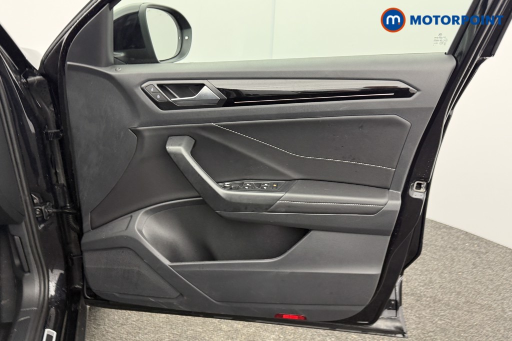 Used Volkswagen T-Roc 2025 for sale - 77989337: Photo 26