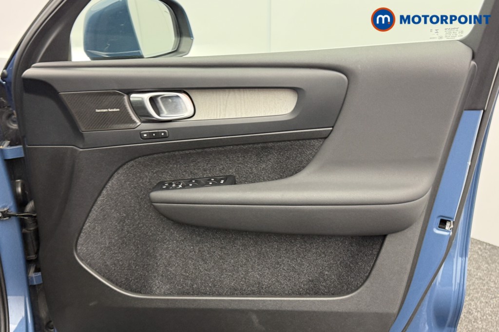 Used Volvo XC40 2025 for sale - 76735955: Photo 24