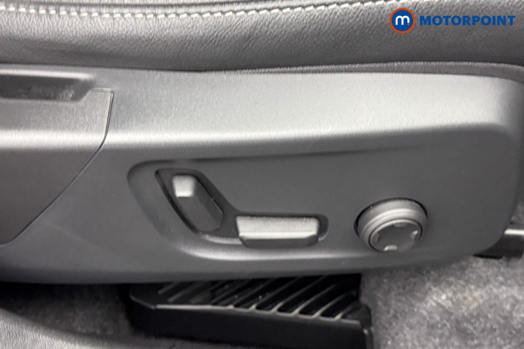 Used Volvo XC40 2025 for sale - 76735955: Photo 25