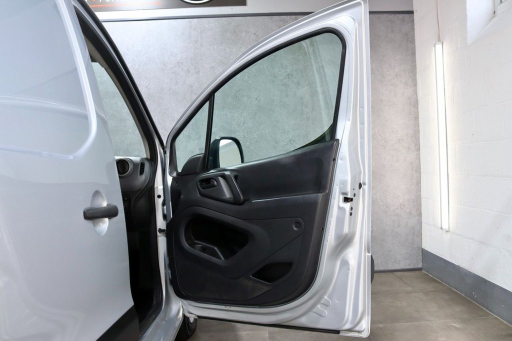 Used Peugeot Partner 2017 for sale - 76368229: Photo 35