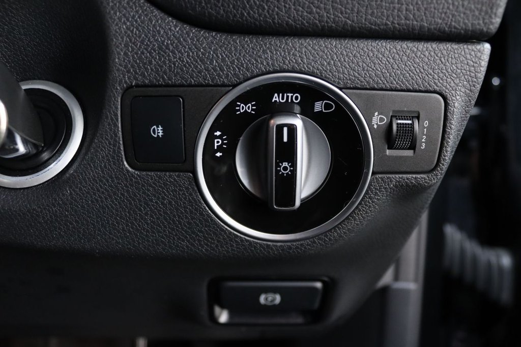 Used Mercedes-Benz GLA 2016 for sale - 77880118: Photo 48