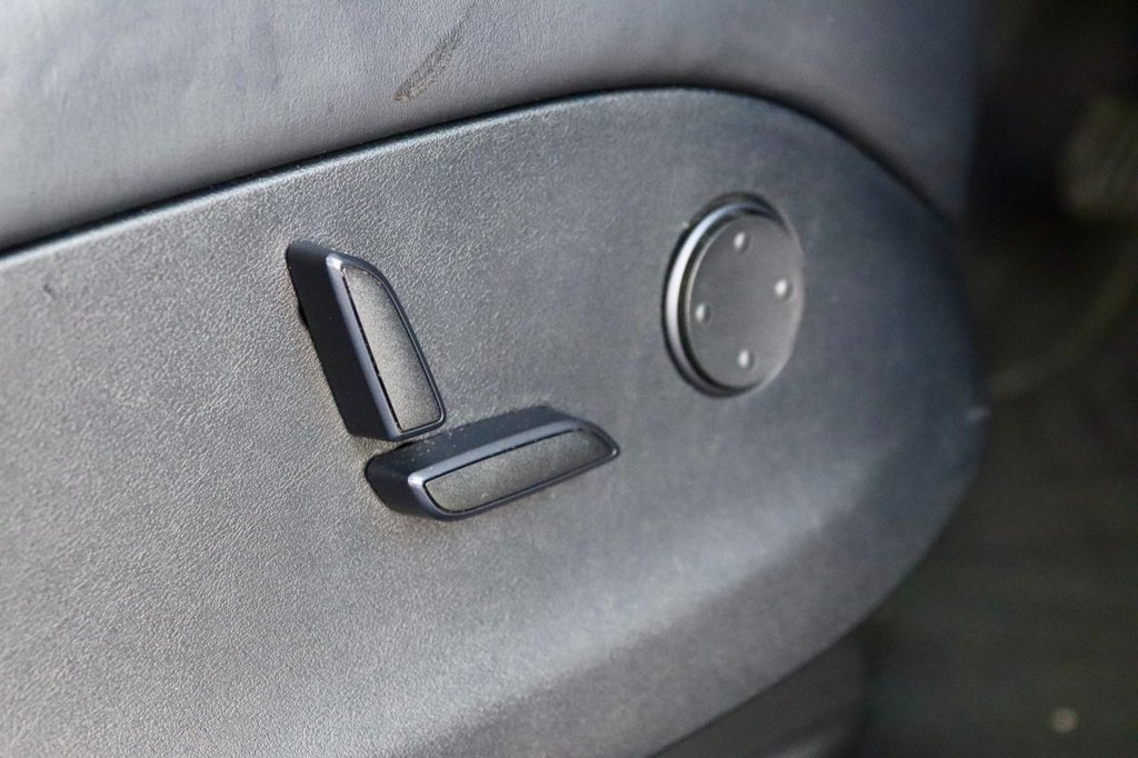 Used Tesla Model X 2018 for sale - 76438990: Photo 24