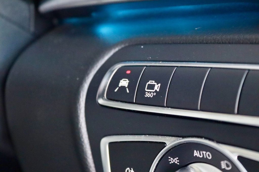 Used Mercedes-Benz V-Class 2018 for sale - 76496802: Photo 40