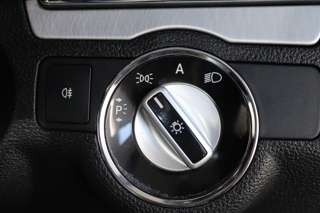 Used Mercedes-Benz E Class 2010 for sale - 77791986: Photo 45