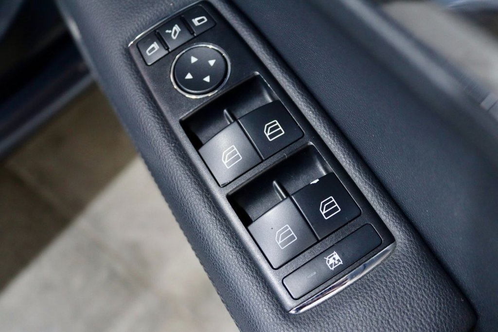 Used Mercedes-Benz E Class 2010 for sale - 77791986: Photo 46