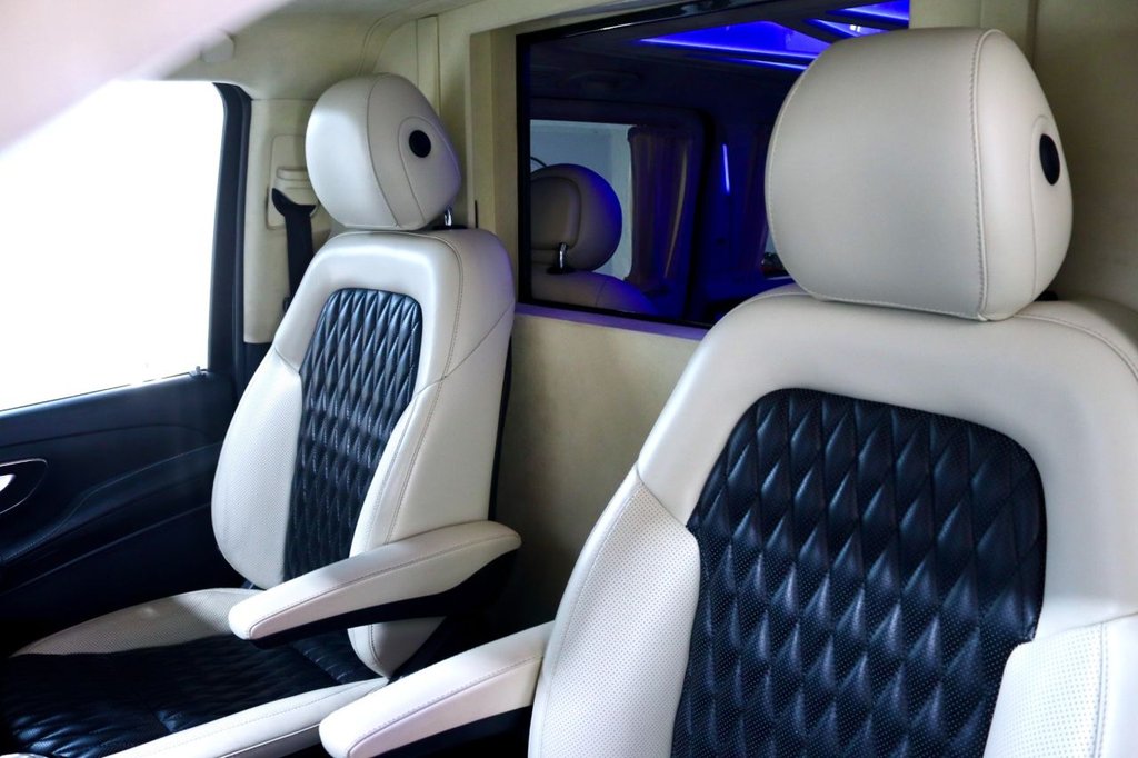 Used Mercedes-Benz V-Class 2018 for sale - 76604527: Photo 25