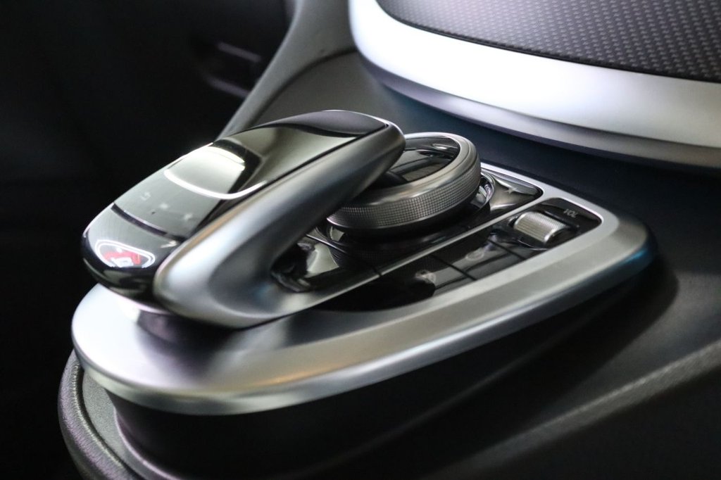 Used Mercedes-Benz V-Class 2018 for sale - 76604527: Photo 38