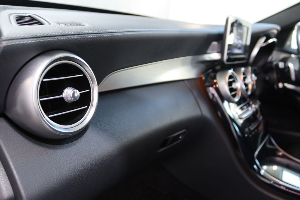 Used Mercedes-Benz C Class 2015 for sale - 77976386: Photo 34