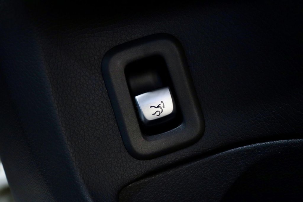 Used Mercedes-Benz C Class 2015 for sale - 77976386: Photo 48