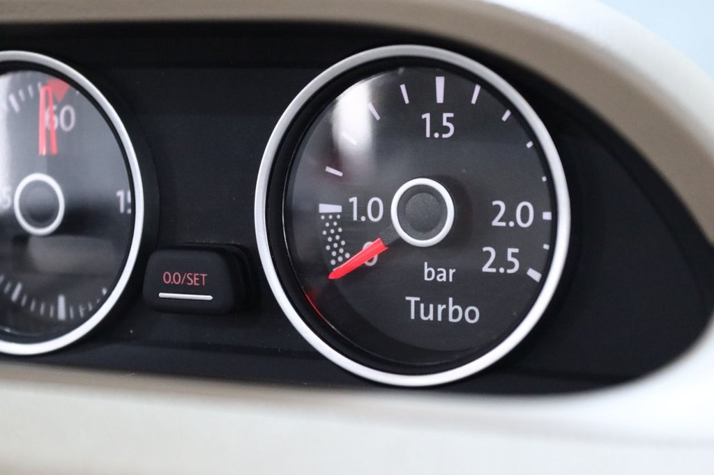 Used Volkswagen Beetle 2016 for sale - 76724302: Photo 35