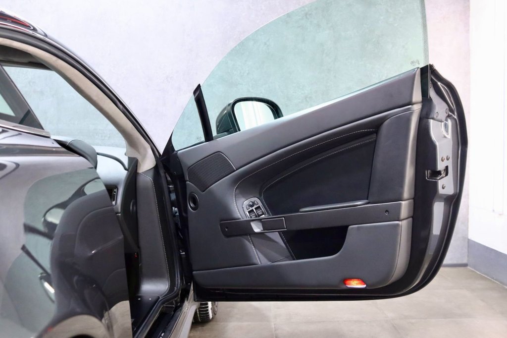 Used Aston Martin Vantage 2014 for sale - 77384483: Photo 42